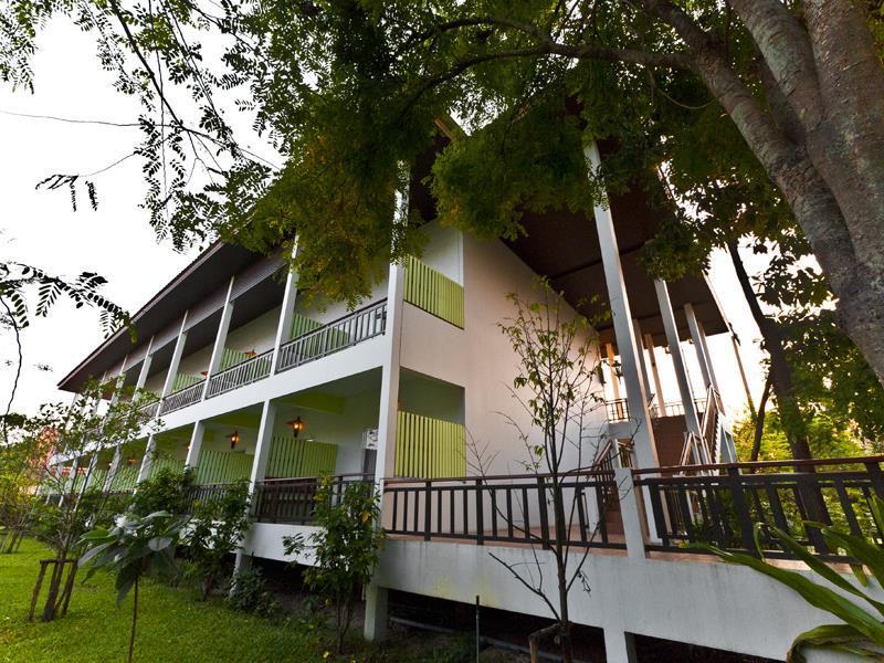 Tree House Hotel Sisaket Esterno foto