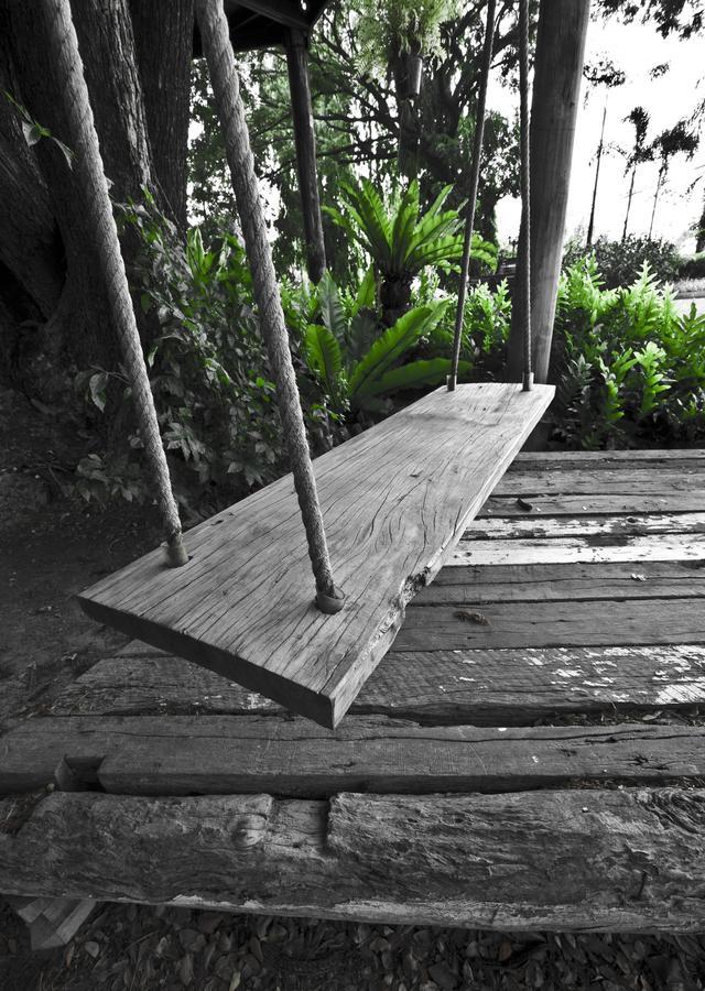 Tree House Hotel Sisaket Esterno foto