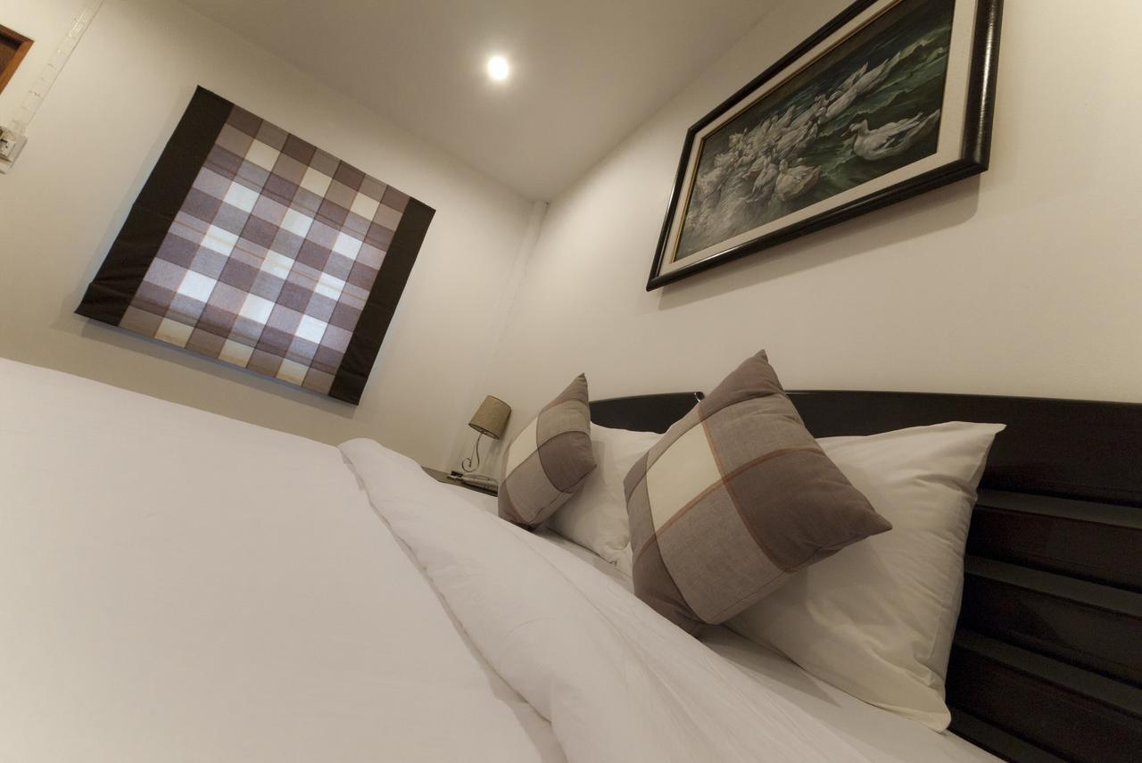 Tree House Hotel Sisaket Esterno foto