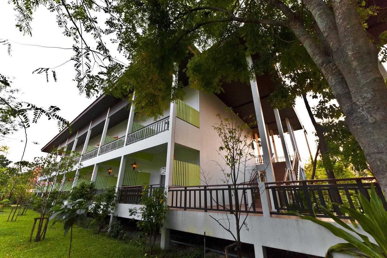 Tree House Hotel Sisaket Esterno foto