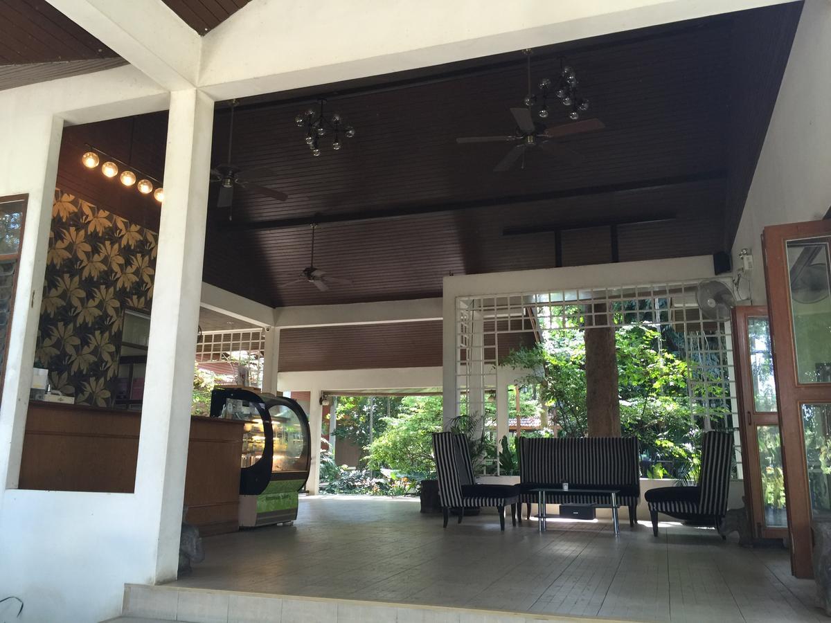 Tree House Hotel Sisaket Esterno foto