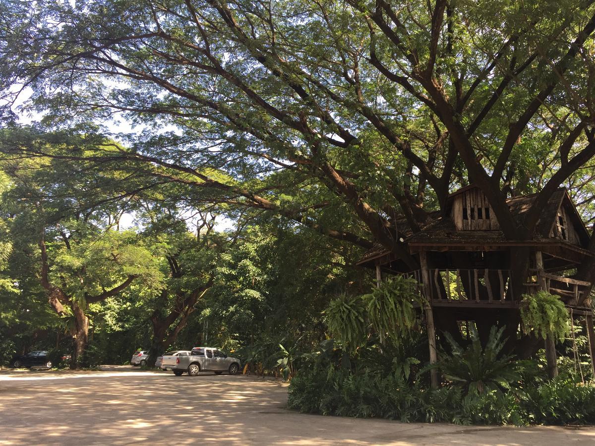 Tree House Hotel Sisaket Esterno foto